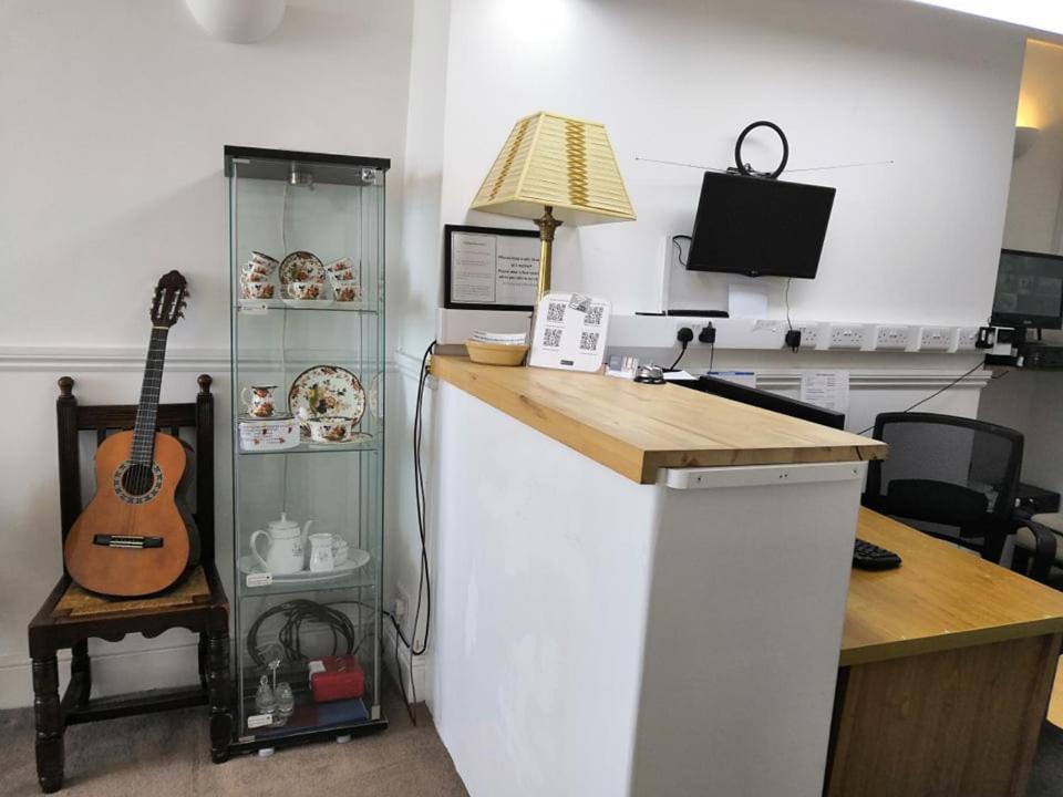 Cardigan Bay Self Catering Accommodation アベリストウィス エクステリア 写真