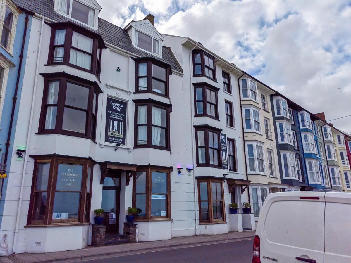 Cardigan Bay Self Catering Accommodation アベリストウィス エクステリア 写真