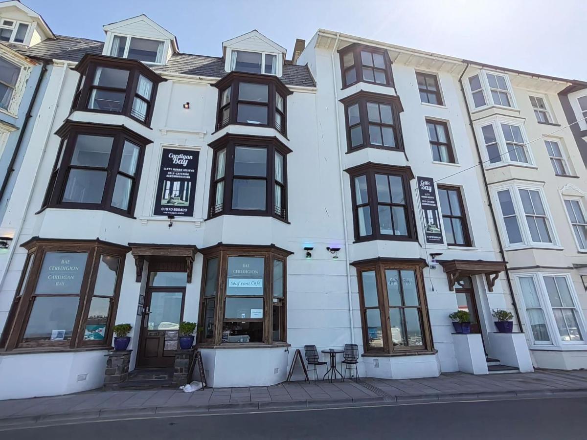 Cardigan Bay Self Catering Accommodation アベリストウィス エクステリア 写真