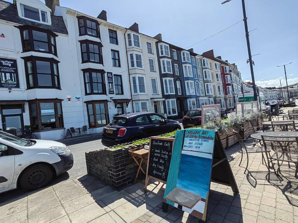 Cardigan Bay Self Catering Accommodation アベリストウィス エクステリア 写真