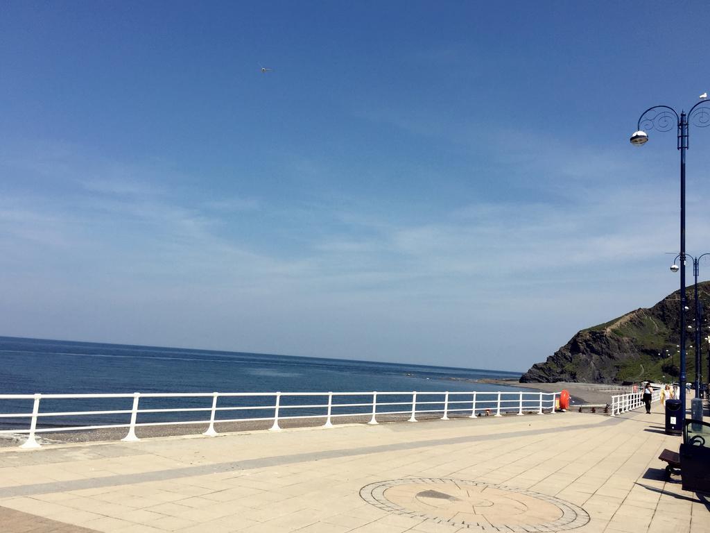 Cardigan Bay Self Catering Accommodation アベリストウィス エクステリア 写真