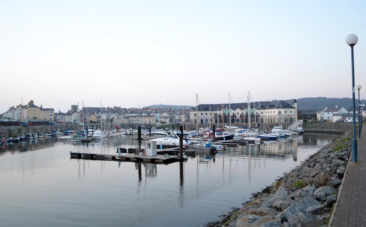 Cardigan Bay Self Catering Accommodation アベリストウィス エクステリア 写真