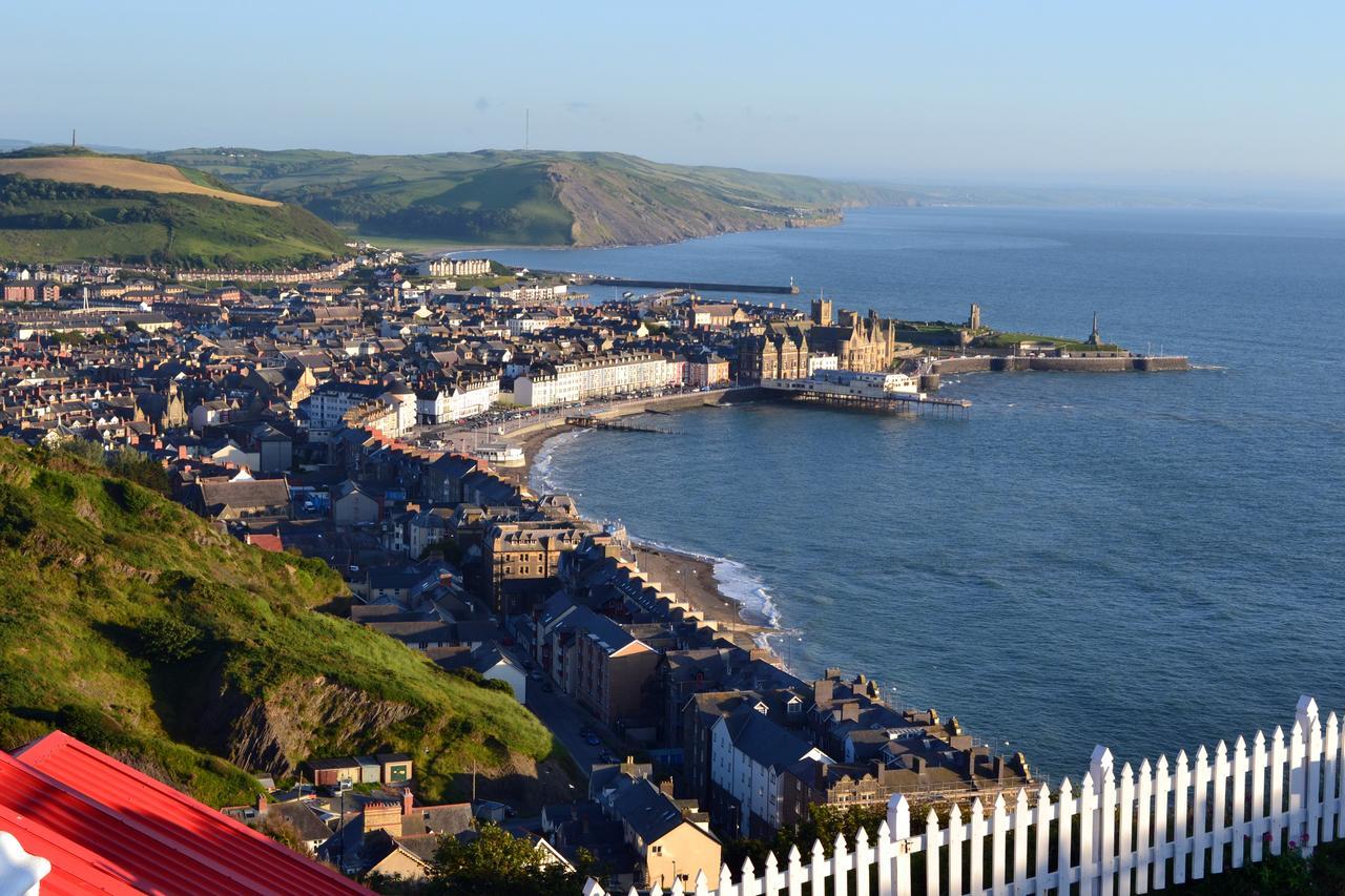 Cardigan Bay Self Catering Accommodation アベリストウィス エクステリア 写真