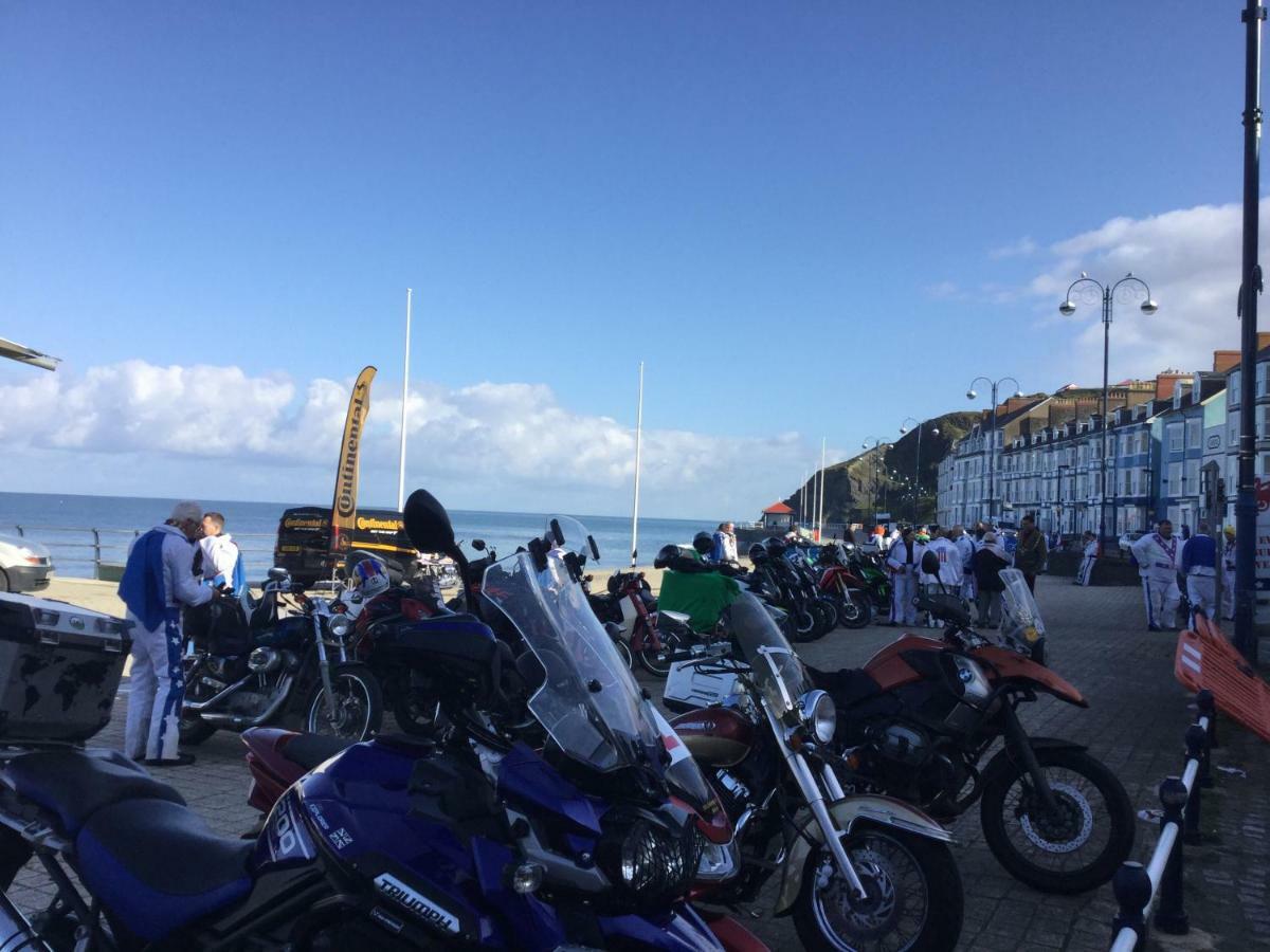 Cardigan Bay Self Catering Accommodation アベリストウィス エクステリア 写真