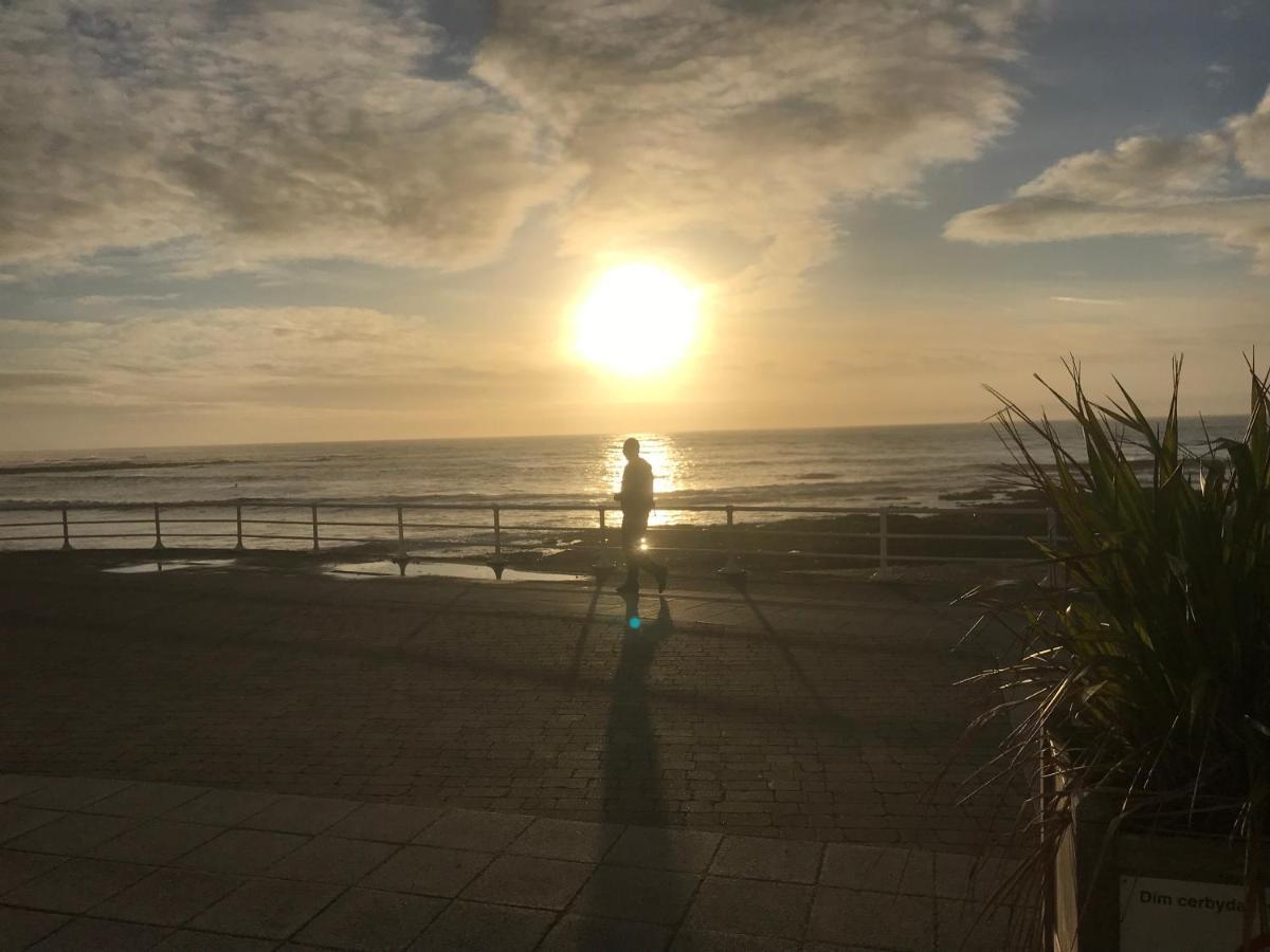Cardigan Bay Self Catering Accommodation アベリストウィス エクステリア 写真